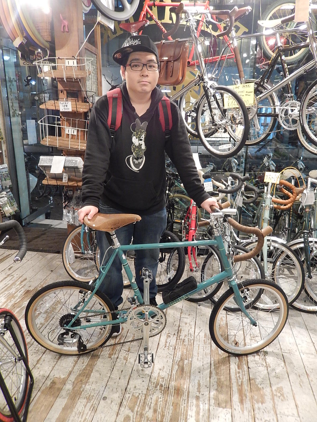 4月22日 渋谷 原宿 の自転車屋 FLAME bike前です_e0188759_19592643.jpg