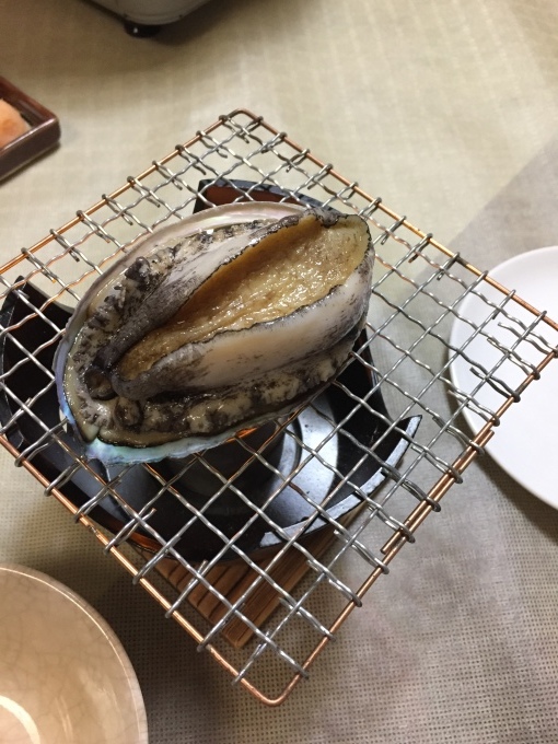 アワビの踊り食い_d0182179_19512648.jpg