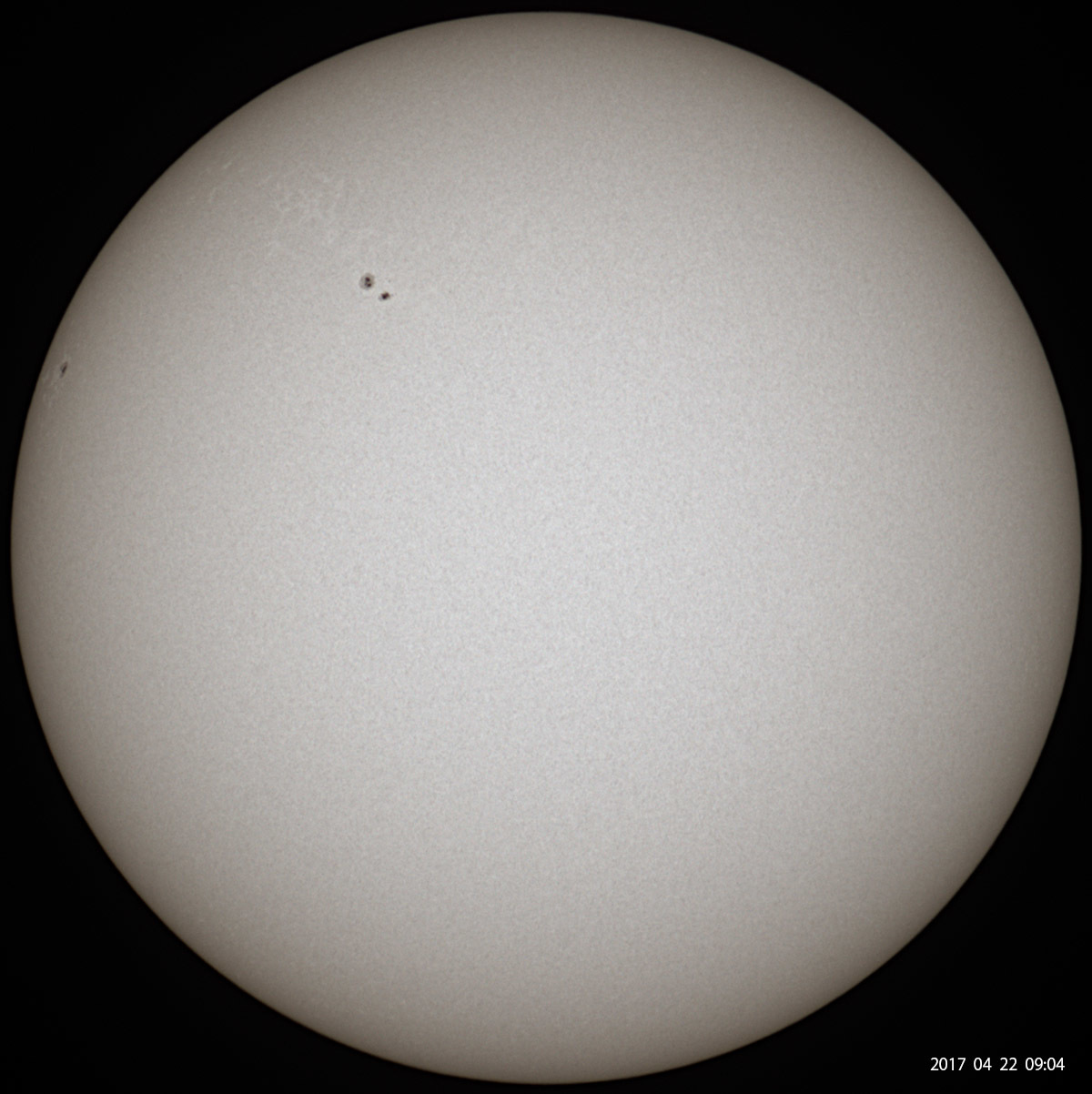 4月22日の太陽_e0174091_10432636.jpg