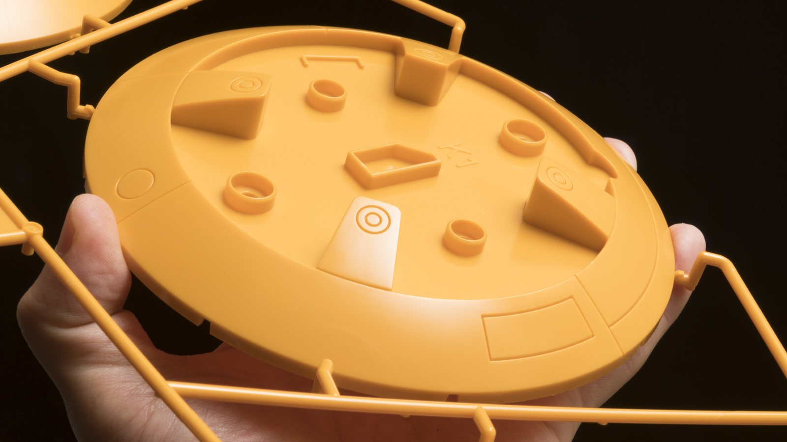 それでもまだ、バンダイのプラモデルが技術力で作られていると信じますか?_b0029315_22502989.jpg