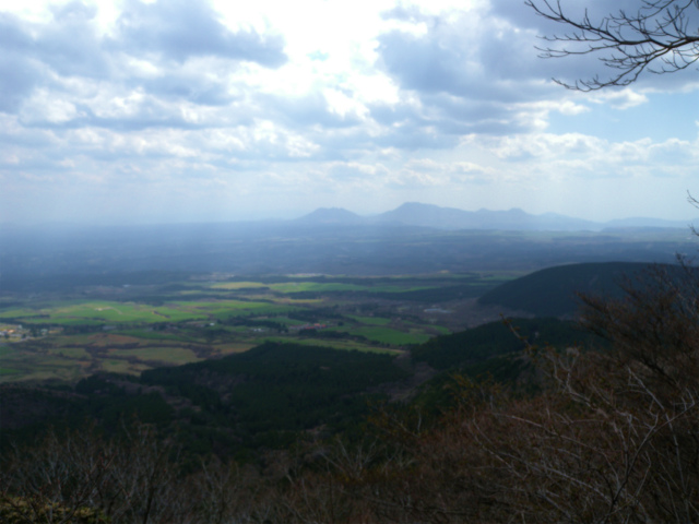 4000本の天空の森 山桜観賞＆扇ヶ鼻・久住山を歩く！_e0272335_8145213.jpg