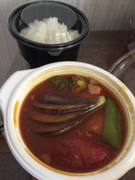 岩本町駅界隈－「スープカレー　カムイ」のチキンと野菜カレー_d0063149_22335730.jpg