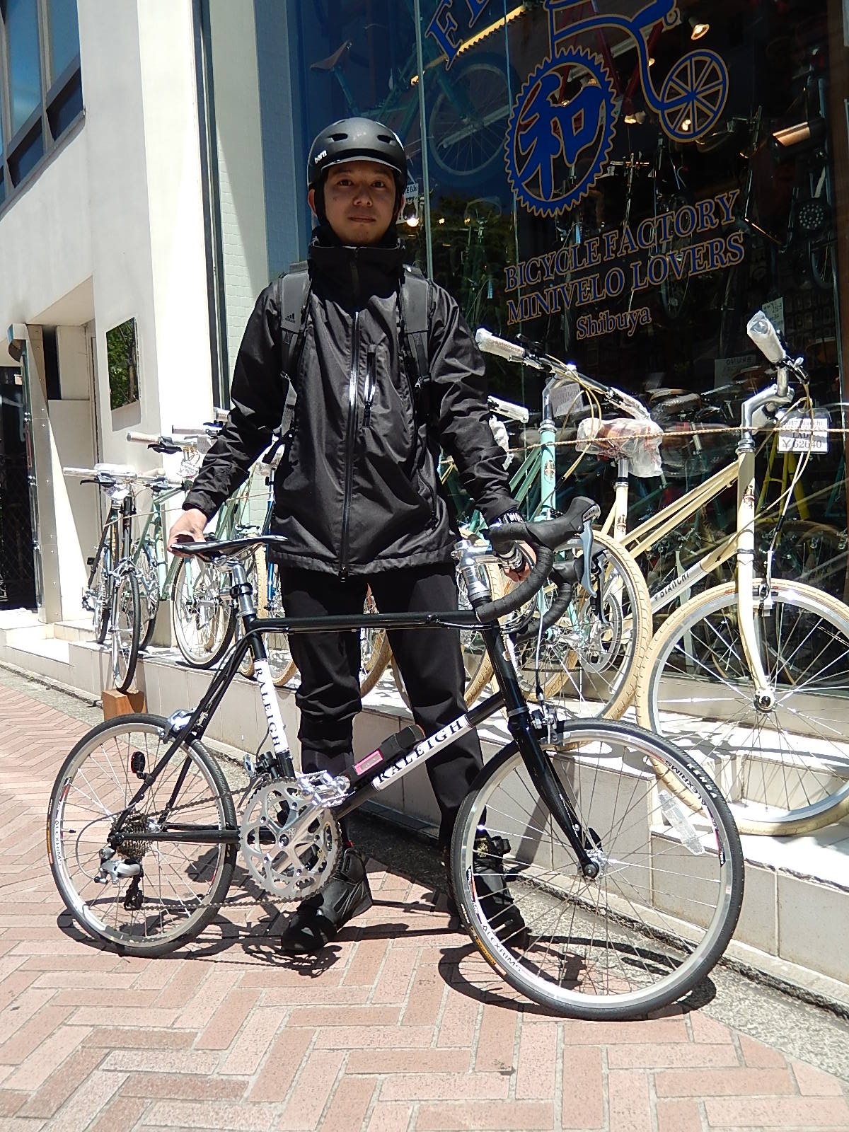 4月23日　渋谷　原宿　の自転車屋　FLAME bike前です_e0188759_17123264.jpg