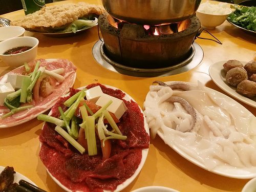 （台中：鍋）沙茶醤で食べる熱々のお鍋「汕頭牛肉劉沙茶爐」さん♪名物の豆皮が美味しい！_b0182708_17215445.jpg