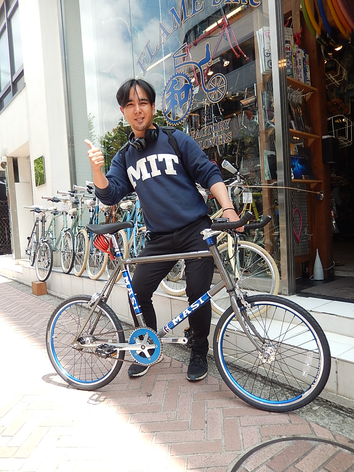4月24日　渋谷　原宿　の自転車屋　FLAME bike前です_e0188759_19151673.jpg