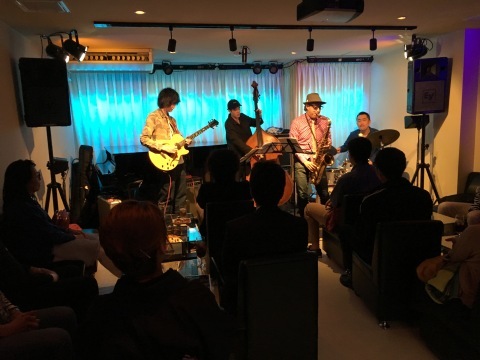 広島 Jazzlive comin 5月のスケジュール と  本日火曜日のライブ！_b0115606_12030775.jpg