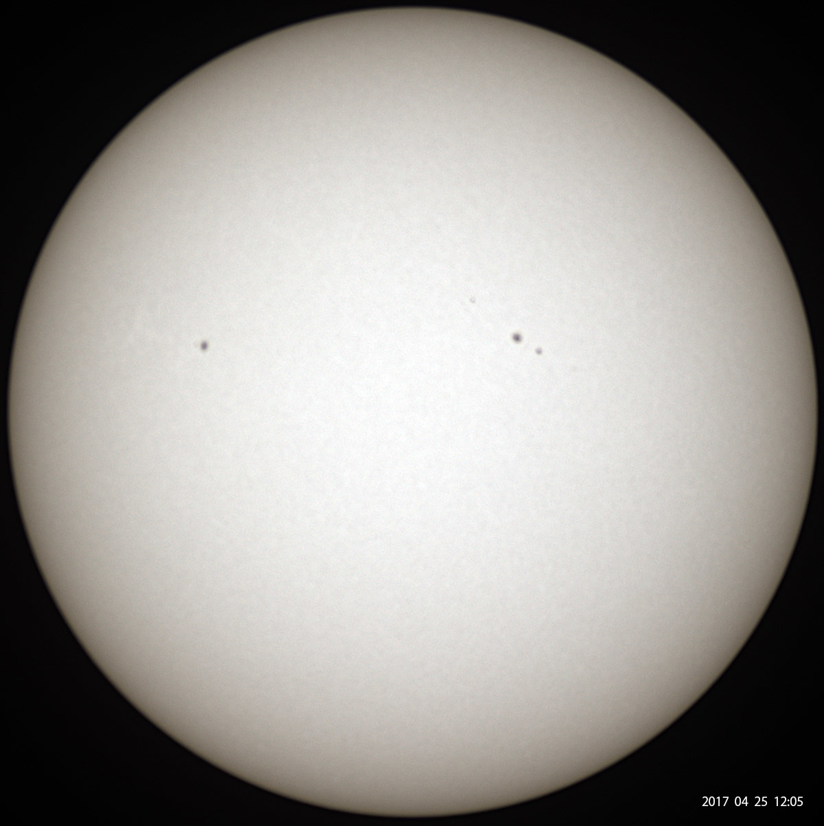 4月25日の太陽_e0174091_14060813.jpg