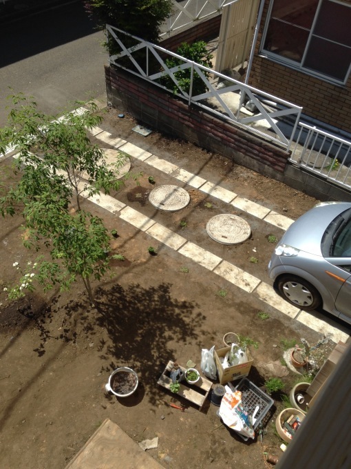 庭4年目。庭づくりをふりかえる②駐車スペース作り_e0375293_10593514.jpg