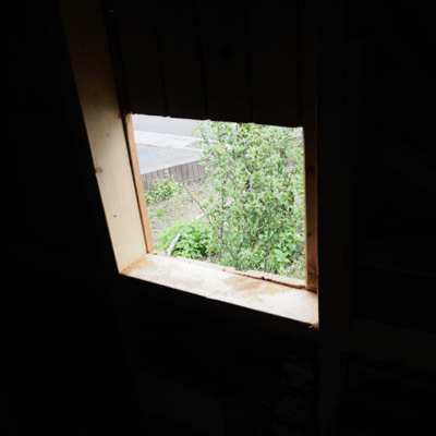 小屋に窓を作るの巻_c0224982_14341884.jpg
