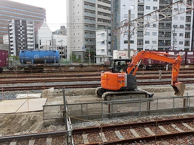 藤田八束の鉄道写真@EF65形式貨物列車が大好き、新大阪駅にて・・・貨物列車桃太郎も大好き頑張る姿が魅力的_d0181492_18392010.jpg