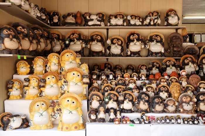 分福茶釜の寺として有名な茂林寺 茂林寺前駅で狸が３匹お出迎え 群馬県 館林市 旅プラスの日記