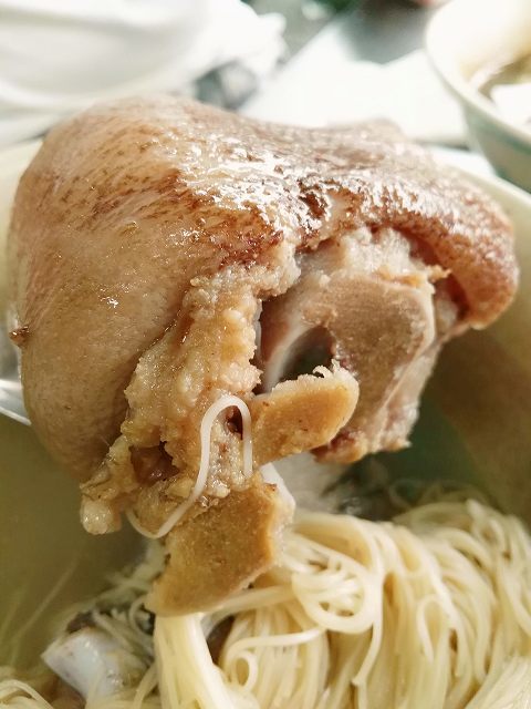 （台中：麺線）ホルモンのエキスがたっぷりのスープ、劇的に好みの味で美味しい～！_b0182708_15590286.jpg