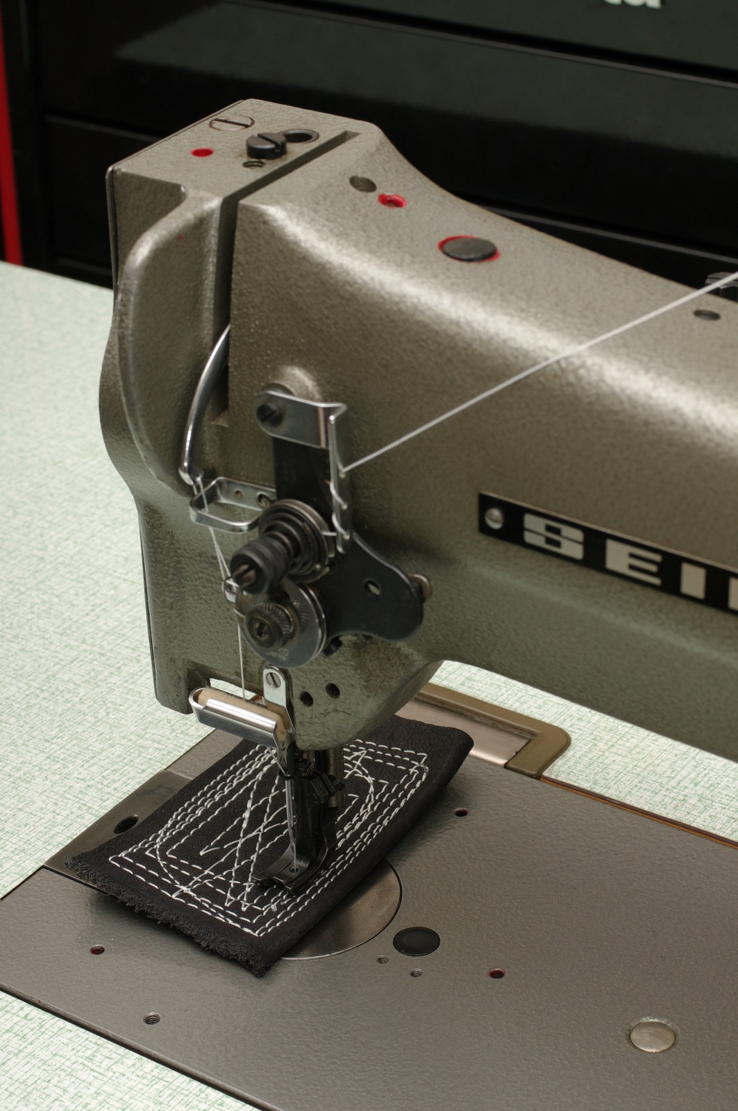 業務用ミシン (レザークラフト及びデニム厚手生地) SEIKO STH-8BLD-3