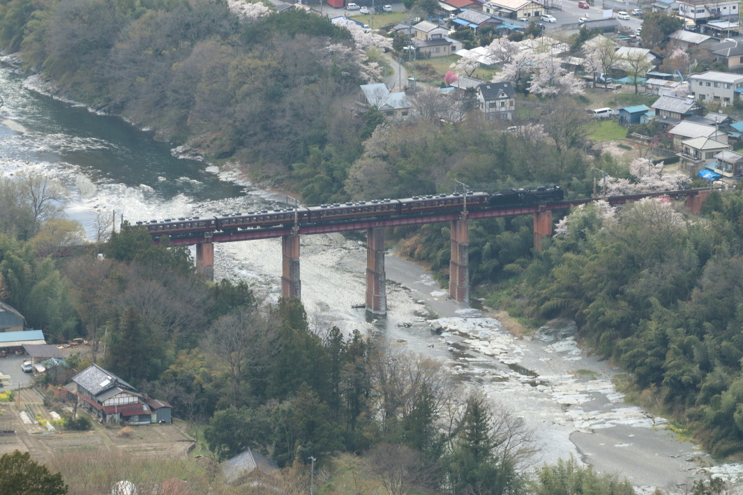 桜咲き煙なき荒川橋梁 - 2017年春・秩父 -_b0190710_22073277.jpg