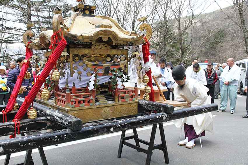 2017年　剣山の「山開き」♪「劒神社」と「神輿渡御」♪_d0058941_22074103.jpg