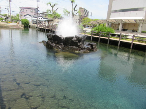 西条市・アクアトピア水系の景観と禎祥寺の藤棚…2017/4/27_f0231709_14450113.jpg