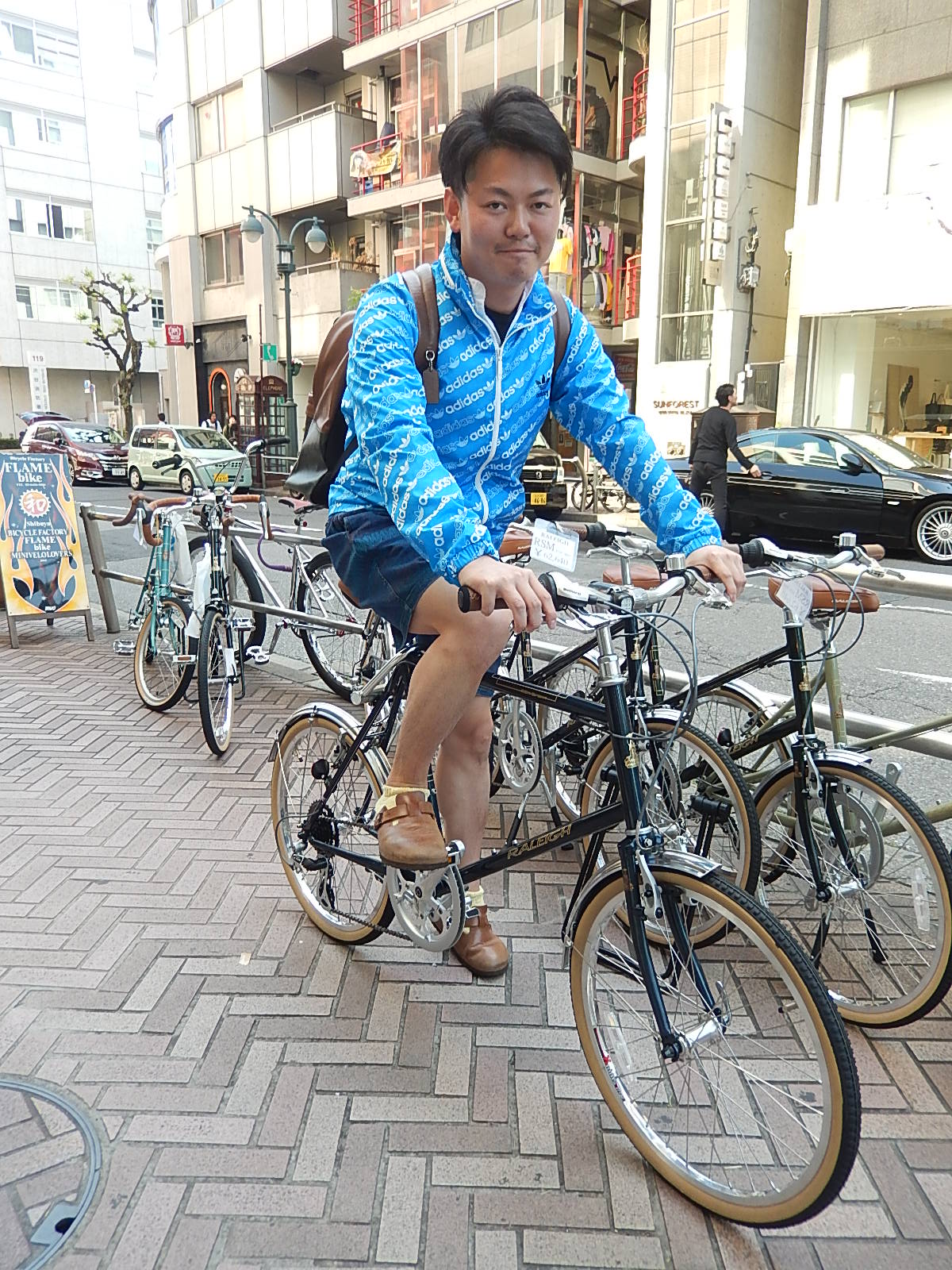 4月30日　渋谷　原宿　の自転車屋　FLAME bike前です_e0188759_18391717.jpg