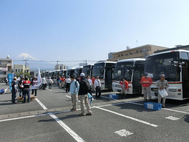いい汗をかいた! 3年振りに参加した「第24回富士山麓ブナ林創造事業」_f0141310_08115859.jpg