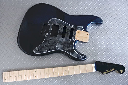 バラエティーに富んだGuitar × 5種の塗装が完了です!_e0053731_17415866.jpg