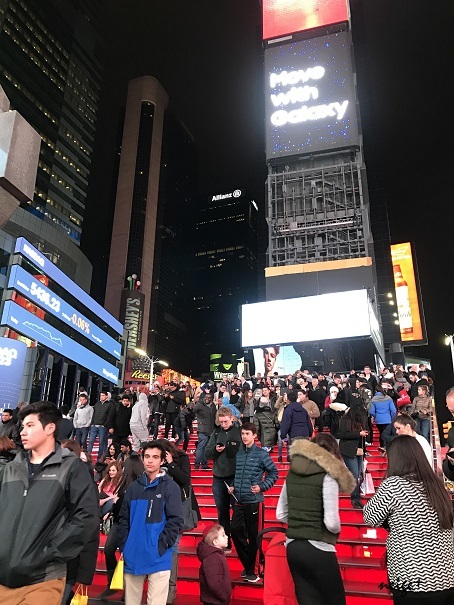 夜の街ニューヨークタイムズスクエアと「アラジン」ブロードウェイミュージカル♪_f0023333_21463946.jpg