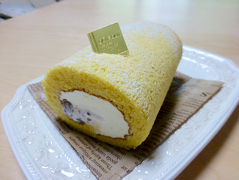 和三盆を使った和風ロールケーキ_c0040472_14065344.jpg