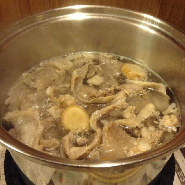 和牛すじ肉を仕込む。_a0334793_10162076.jpg