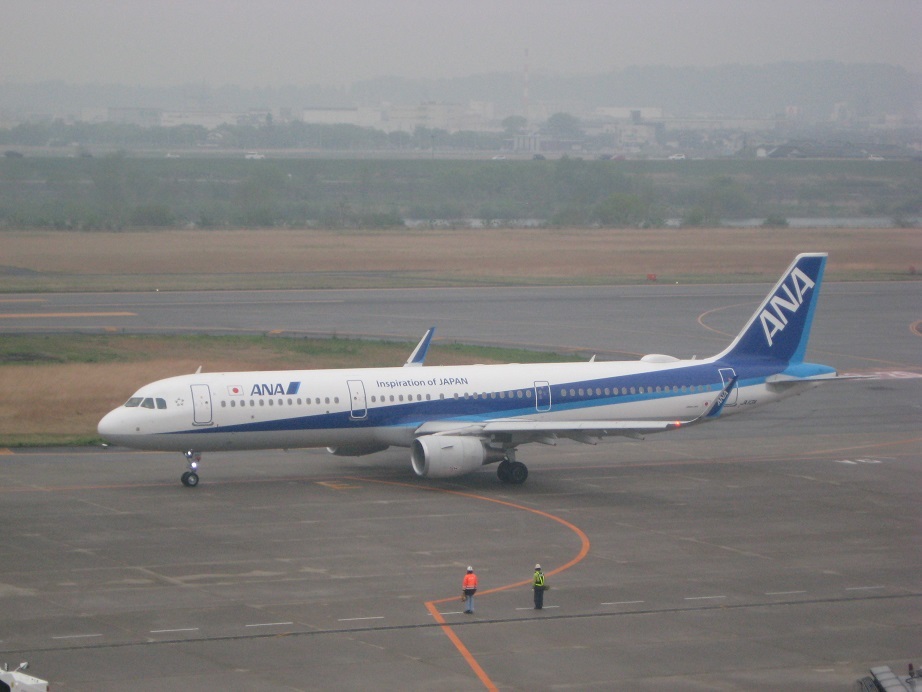 5月の初便　雨空を突く。_f0281398_22545935.jpg