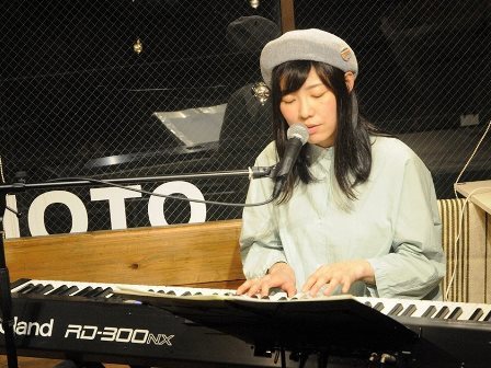 Chappeマンスリーライブ『iroai』第１回目＠神戸元町 Cafe Otonari_e0043720_01021800.jpg