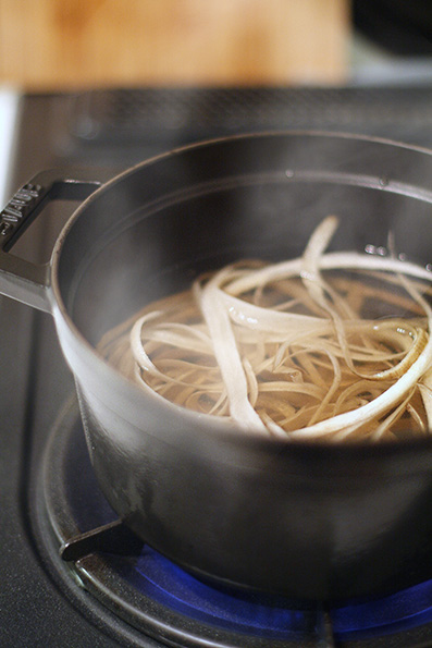 博多ごぼ天うどん！_e0137277_20154562.jpg