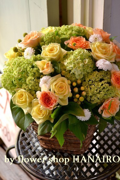 米寿のお祝いに ビタミンカラー グリーンmixのフラワーアレンジメント 花色 あなたの好きなお花屋さんになりたい