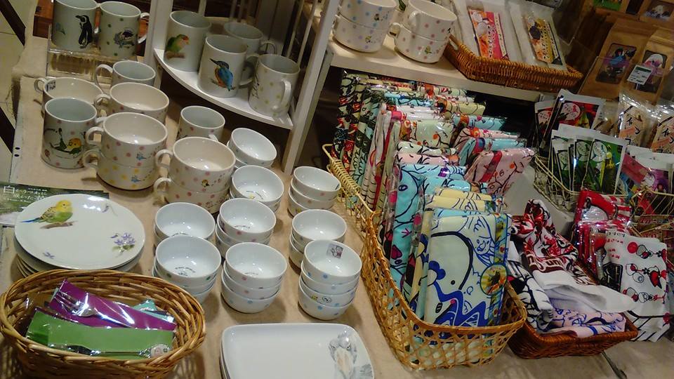 東急ハンズ梅田店10階常設のパンダブース、インコと鳥の雑貨展の様子_d0322493_0564019.jpg