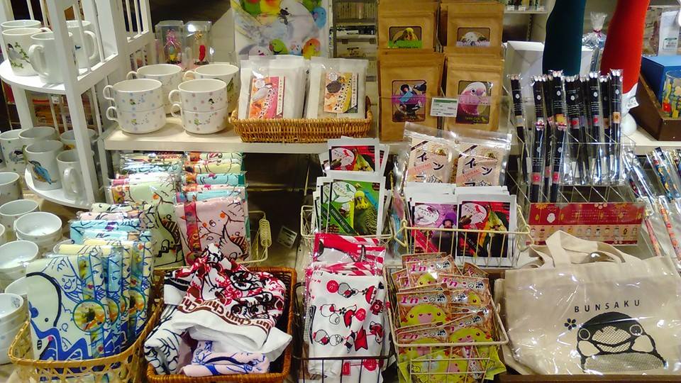 東急ハンズ梅田店10階常設のパンダブース、インコと鳥の雑貨展の様子_d0322493_0583877.jpg