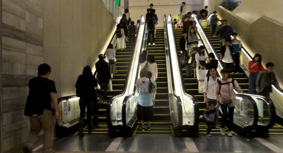 千葉駅前宿泊・幕張に寄り道.内房線で帰宅_e0244035_20531096.jpg