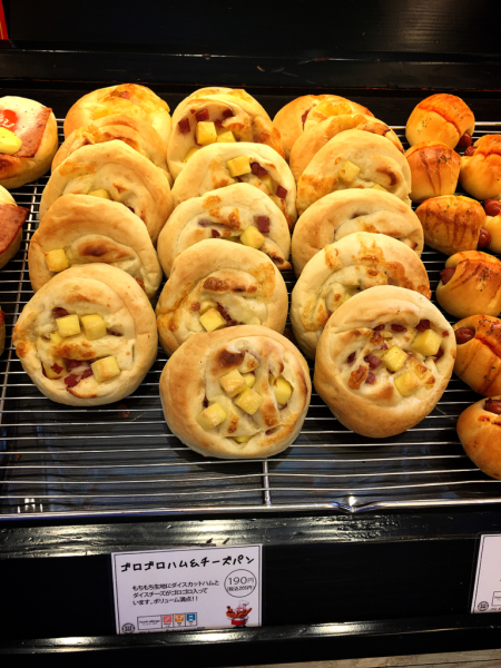 513ベーカリー 三重津高茶屋店_e0292546_08461679.jpg