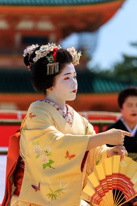 平安神宮例大祭翌日祭　舞踊奉納（祇園甲部　清乃さん、市晴さん、まめ衣さん）_f0155048_0263186.jpg