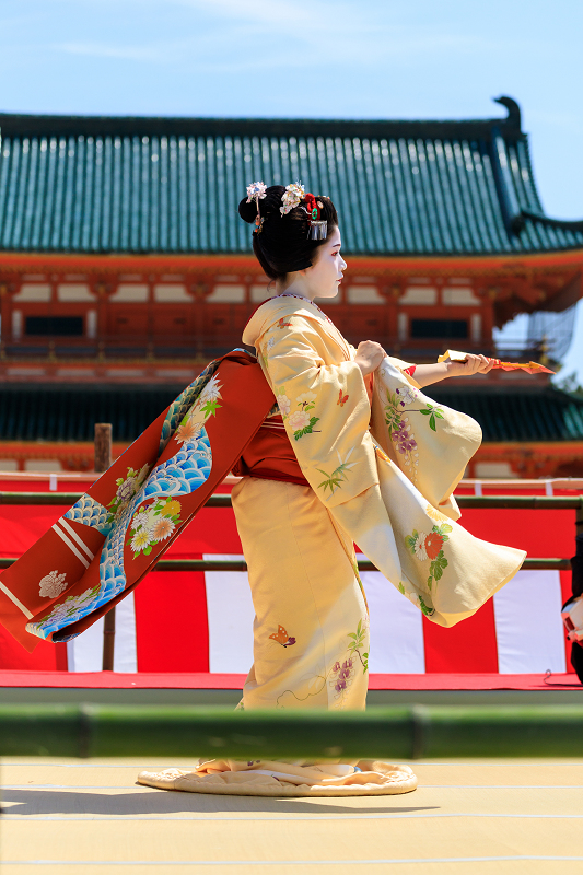 平安神宮例大祭翌日祭　舞踊奉納（祇園甲部　清乃さん、市晴さん、まめ衣さん）_f0155048_0272962.jpg