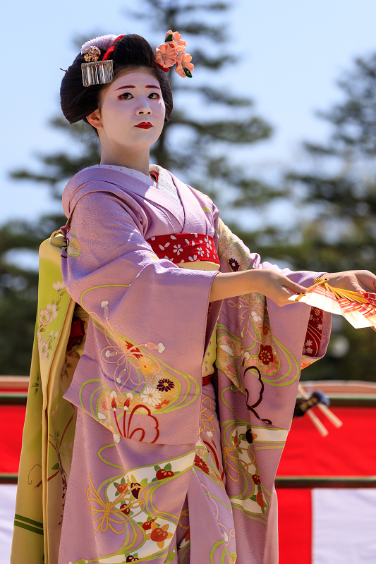 平安神宮例大祭翌日祭　舞踊奉納（祇園甲部　清乃さん、市晴さん、まめ衣さん）_f0155048_0275772.jpg