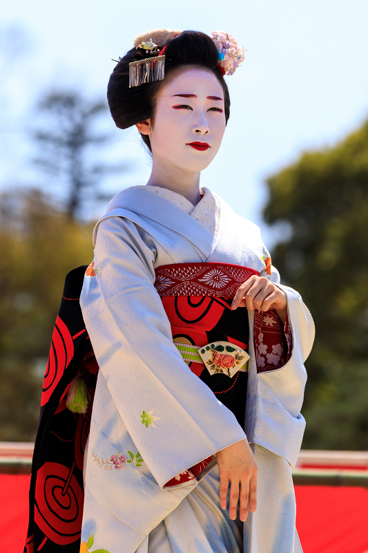 平安神宮例大祭翌日祭　舞踊奉納（祇園甲部　清乃さん、市晴さん、まめ衣さん）_f0155048_0281643.jpg