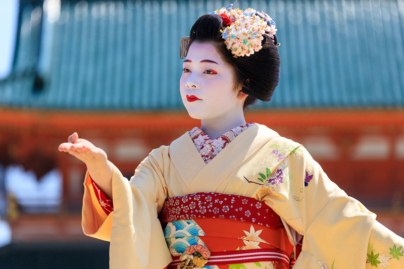 平安神宮例大祭翌日祭　舞踊奉納（祇園甲部　清乃さん、市晴さん、まめ衣さん）_f0155048_030948.jpg