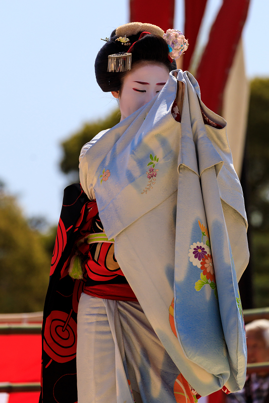 平安神宮例大祭翌日祭　舞踊奉納（祇園甲部　清乃さん、市晴さん、まめ衣さん）_f0155048_0325018.jpg