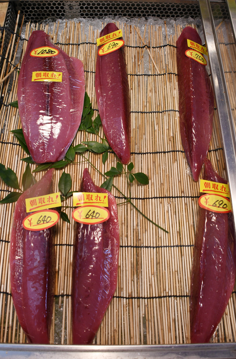 高知おすすめのカツオ店!その場で食べれる!おみやげも発送も可能な山本鮮魚店(久礼大正町市場)_e0171573_948927.jpg