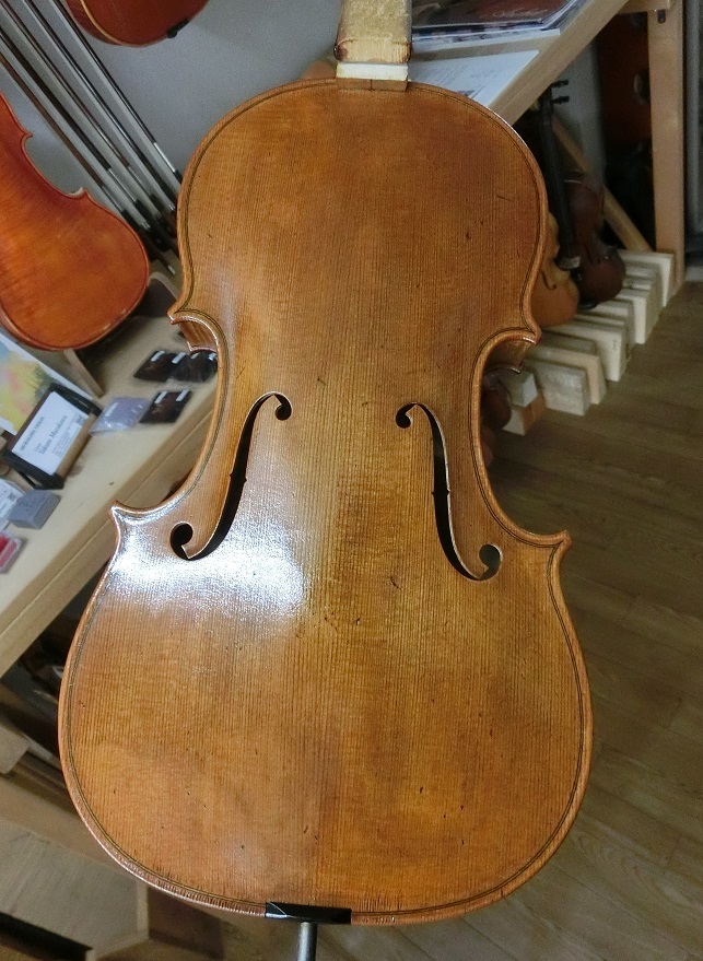 バイオリン ニス塗り_d0299605_16513146.jpg