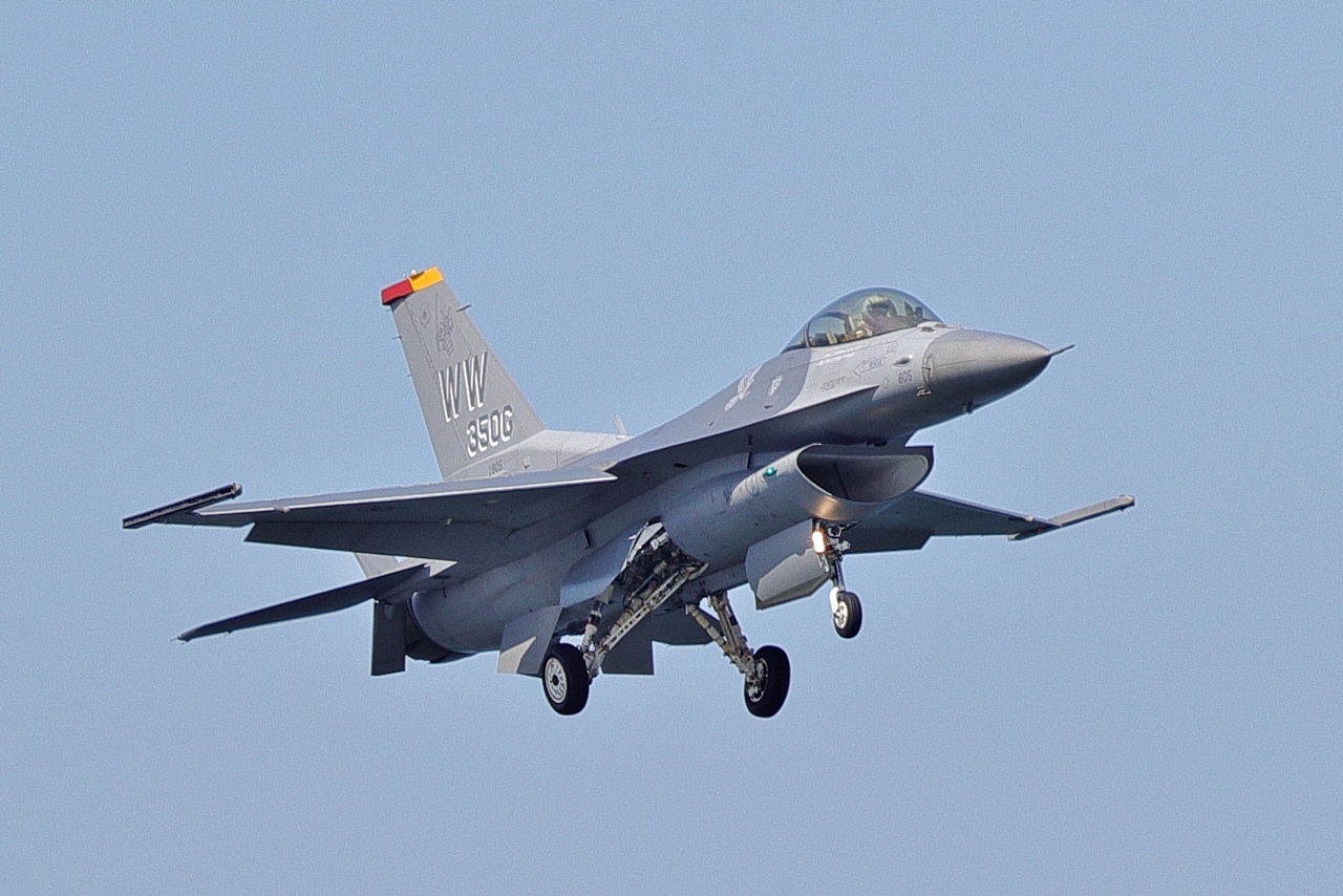 岩国基地 F 16 ファイティング ファルコン 17 5月 Ing 54
