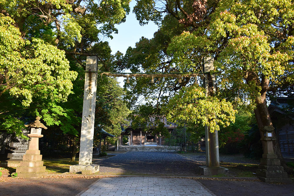 太平記を歩く。　その５２　「名和神社」　鳥取県西伯郡大山町_e0158128_19264628.jpg