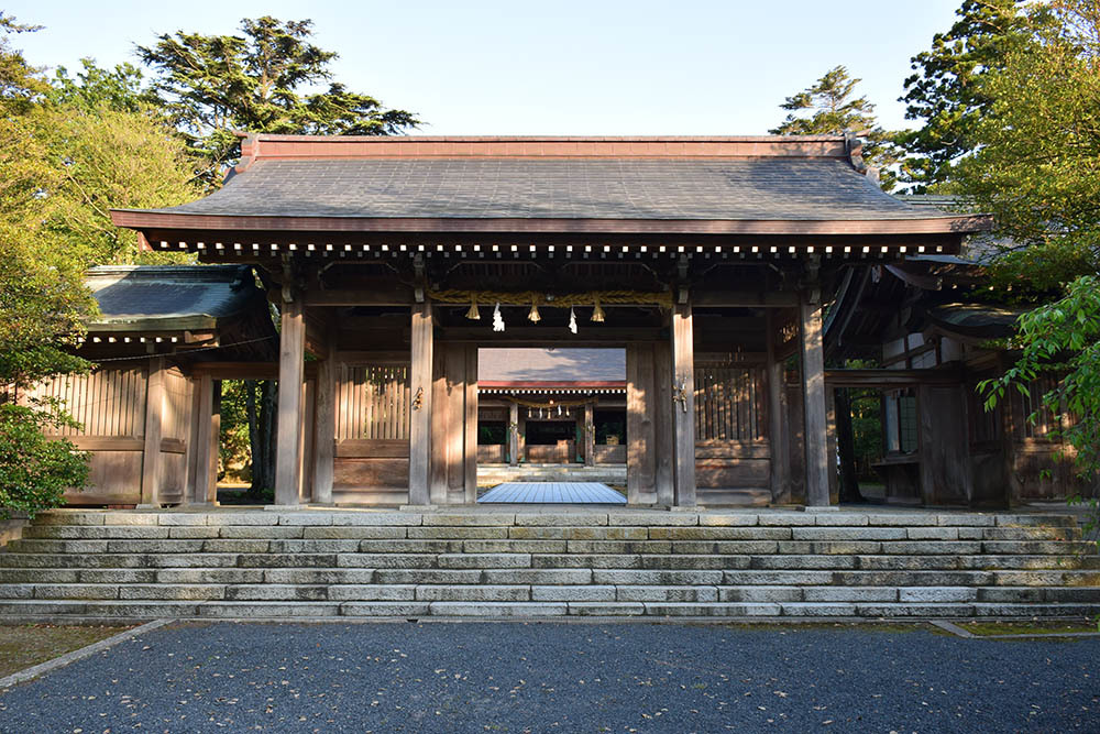 太平記を歩く。　その５２　「名和神社」　鳥取県西伯郡大山町_e0158128_19264913.jpg