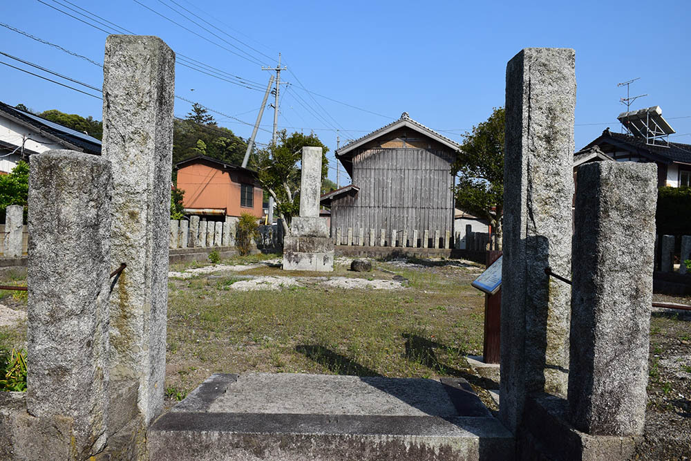 太平記を歩く。 その53 「名和氏館跡」 鳥取県西伯郡大山町_e0158128_19363924.jpg