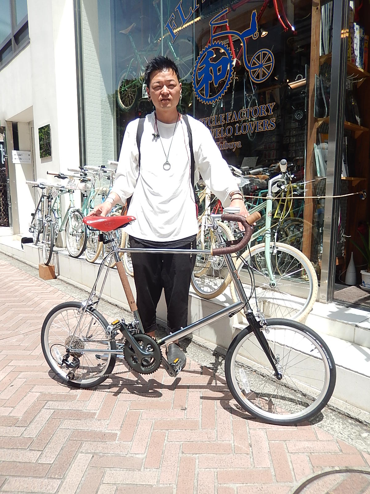 5月8日　渋谷　原宿　の自転車屋　FLAME bike前です_e0188759_19204094.jpg