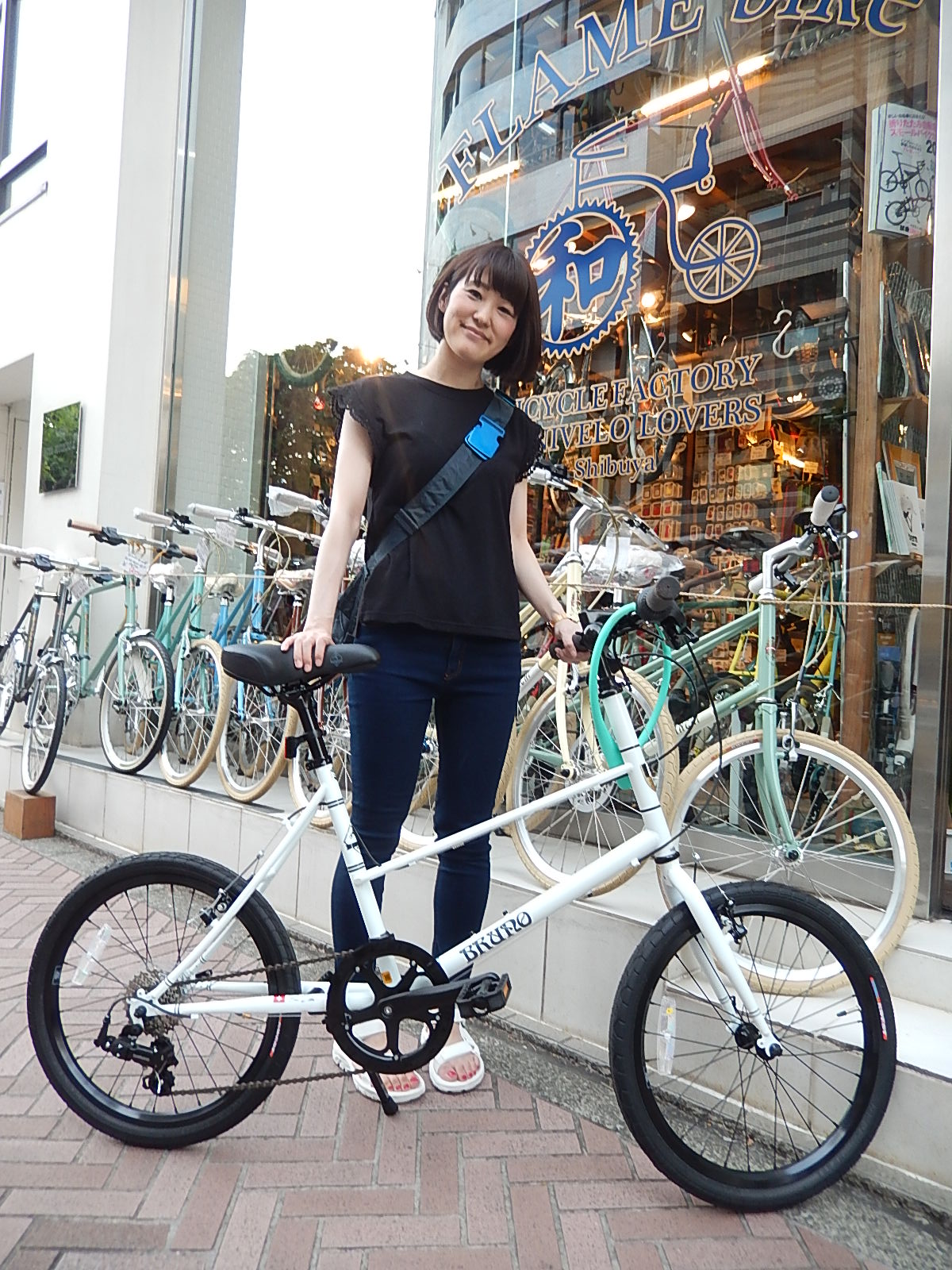 5月8日　渋谷　原宿　の自転車屋　FLAME bike前です_e0188759_19221099.jpg