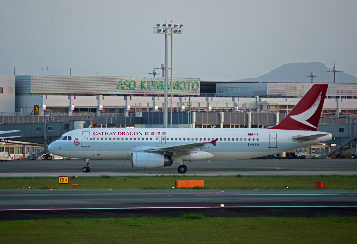 CATHAY DRAGON。_b0044115_862098.jpg