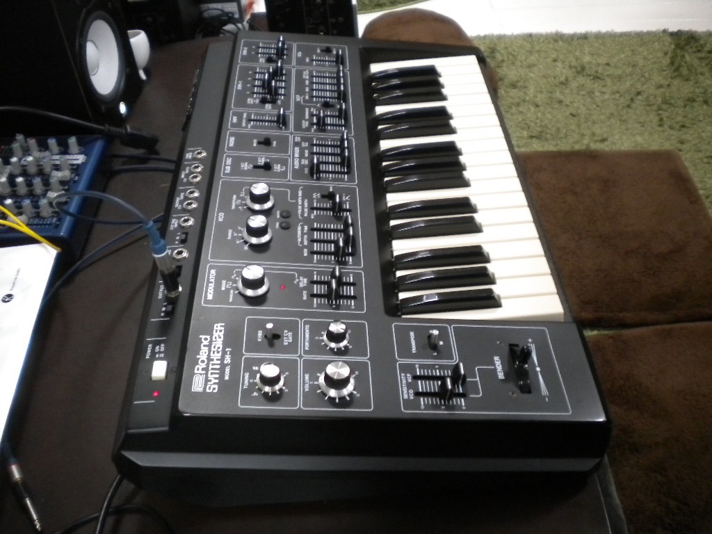 Roland SH-1試奏記 : 風流音色まねゑもん Roland SH-1試奏記 : 風流音色まねゑもん